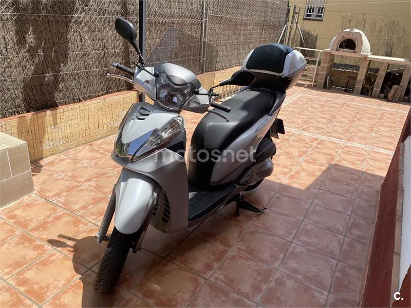Honda SH300i - Vista 4