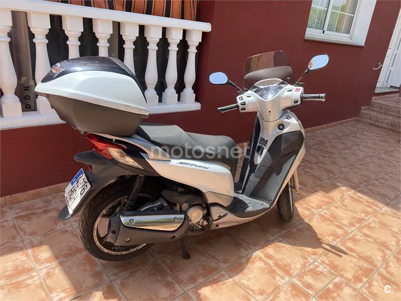 Honda SH300i - Vista 6