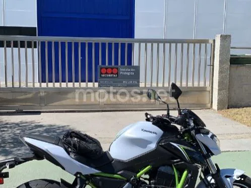 Kawasaki Z650 - Vista 6