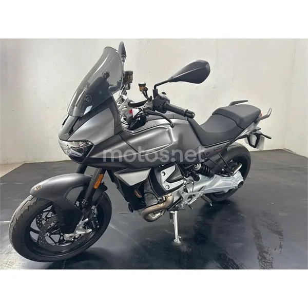 Moto Guzzi V100 Mandello – Vista 3