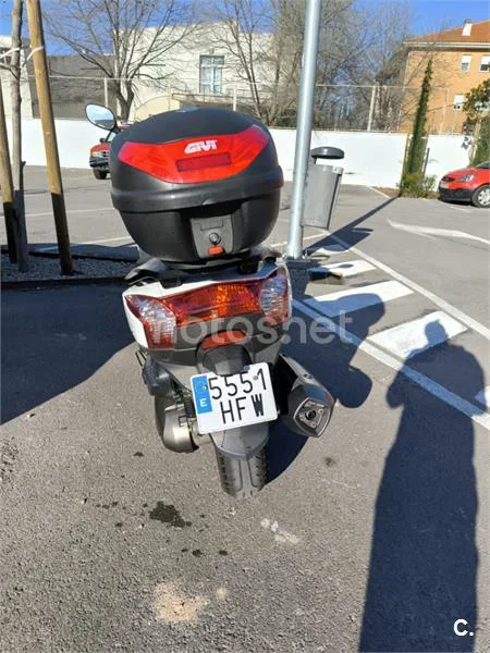Kymco Super Dink 300 - Vista 4