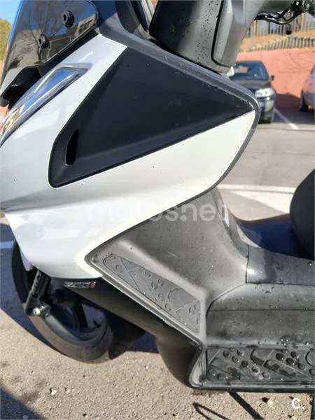 Kymco Super Dink 300 - Vista 7