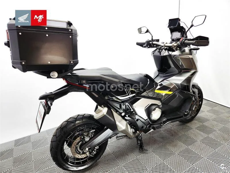 Honda X-ADV - Vista 4