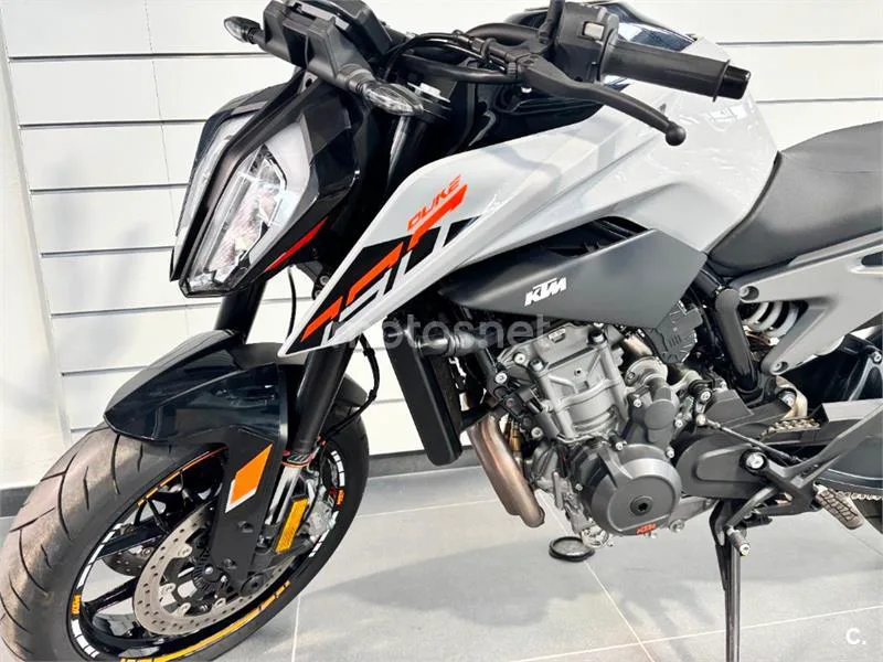 KTM 790 – Vista 7