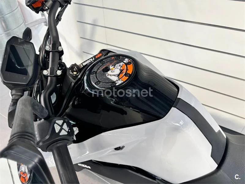 KTM 790 – Vista 8