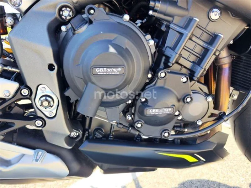 Triumph Street Triple 765 - Vista 4