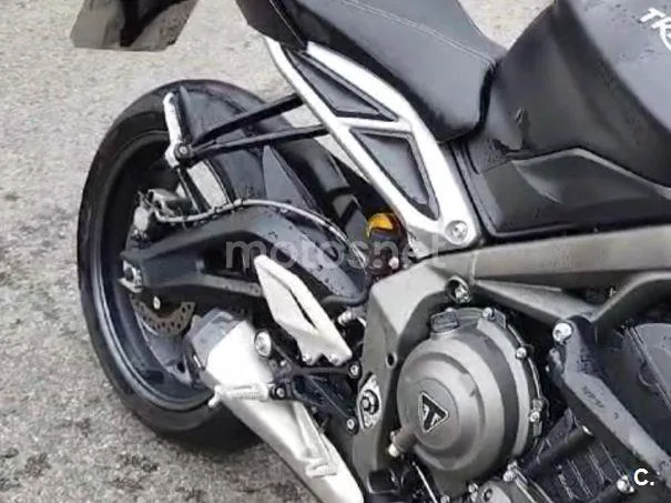 Triumph Street Triple 765 - Vista 6