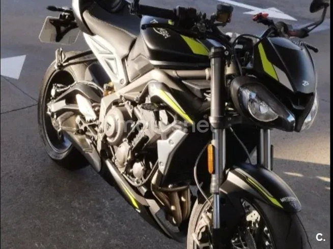 Triumph Street Triple 765 - Vista 8