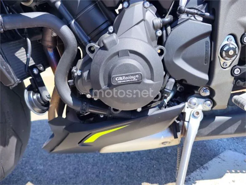 Triumph Street Triple 765 - Vista 9