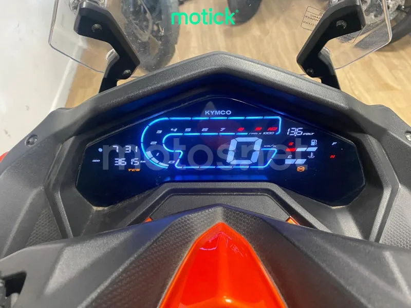 Kymco DTX 350 - Vista 4