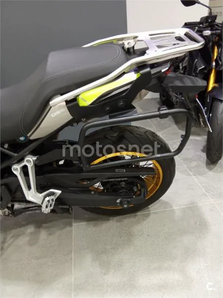 Voge 900 DSX – Vista 10