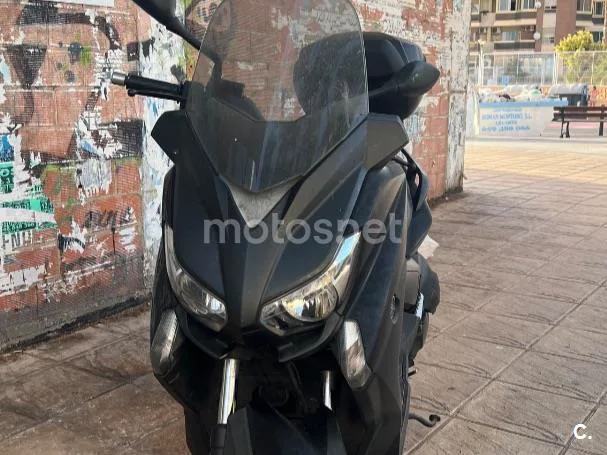 Yamaha XMAX 400 - Vista 4