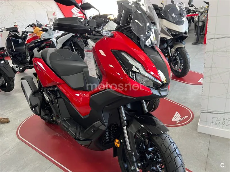 Honda ADV350 - Vista 5