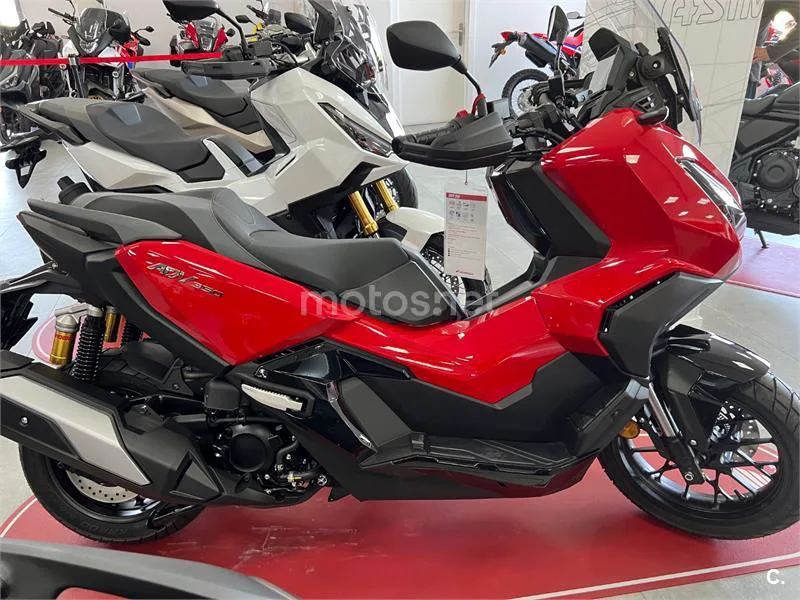 Honda ADV350 - Vista 6
