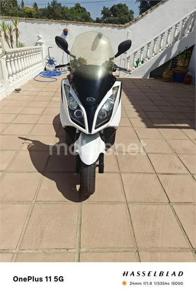 Kymco Super Dink 300 – Vista 3