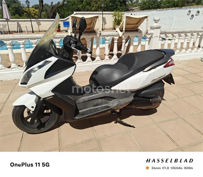 Kymco Super Dink 300 – Vista 4