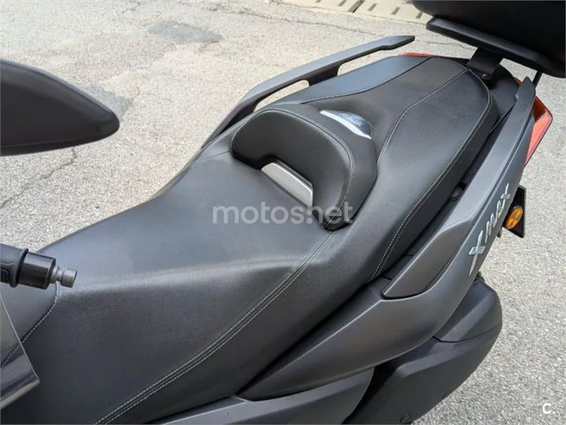 Yamaha XMAX 300 - Vista 3