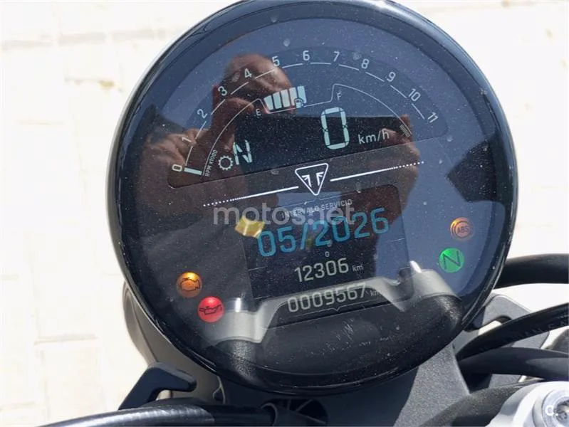 Triumph Trident 660 - Vista 7