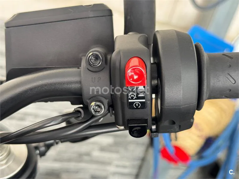 Aprilia Shiver 900 - Vista 10