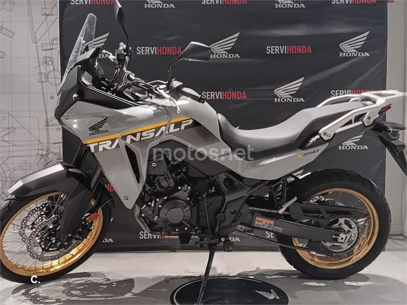 Honda XL750 Transalp - Vista 3