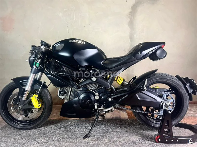 Ducati Monster 696 - Vista 7