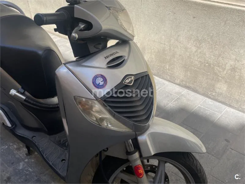 Honda SH150i - Vista 3