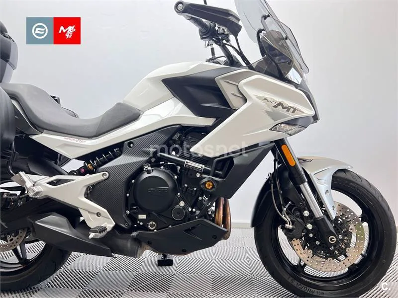 CFMOTO 700MT - Vista 3