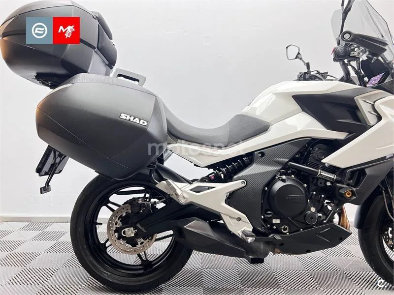 CFMOTO 700MT - Vista 4