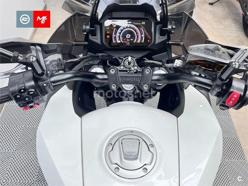 CFMOTO 700MT - Vista 8