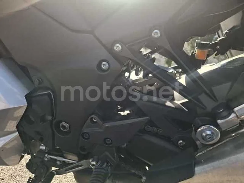 Kawasaki Z1000 SX - Vista 12