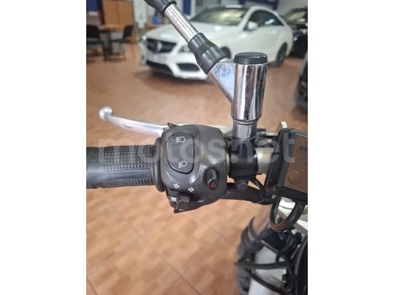 Yamaha FZ6 - Vista 12