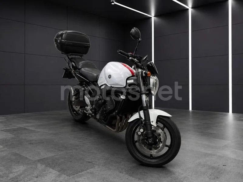 Yamaha FZ6 - Vista 3