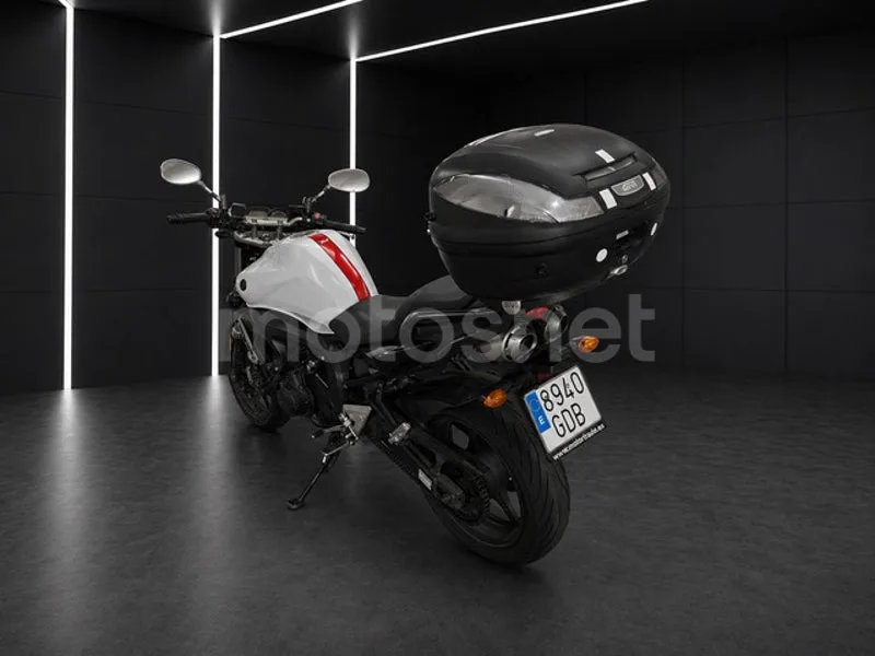 Yamaha FZ6 - Vista 5