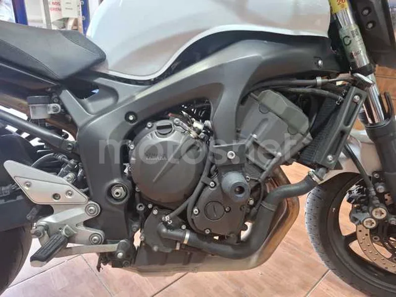 Yamaha FZ6 - Vista 7