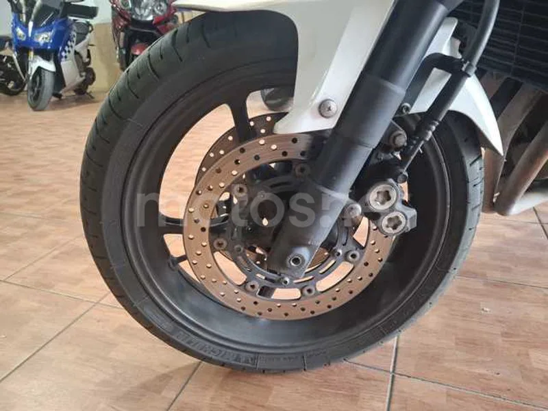Yamaha FZ6 - Vista 9