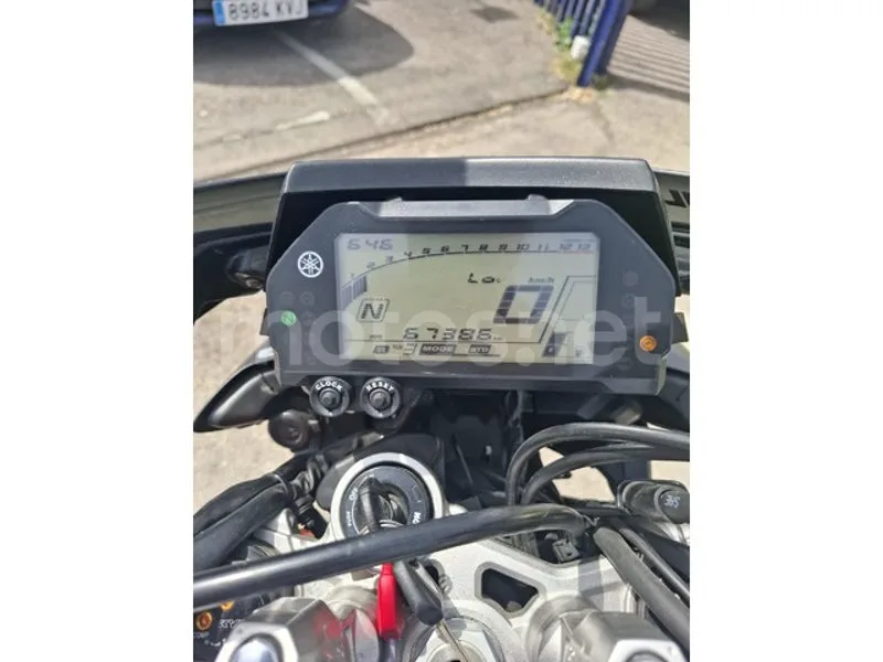 Yamaha MT-10 - Vista 16