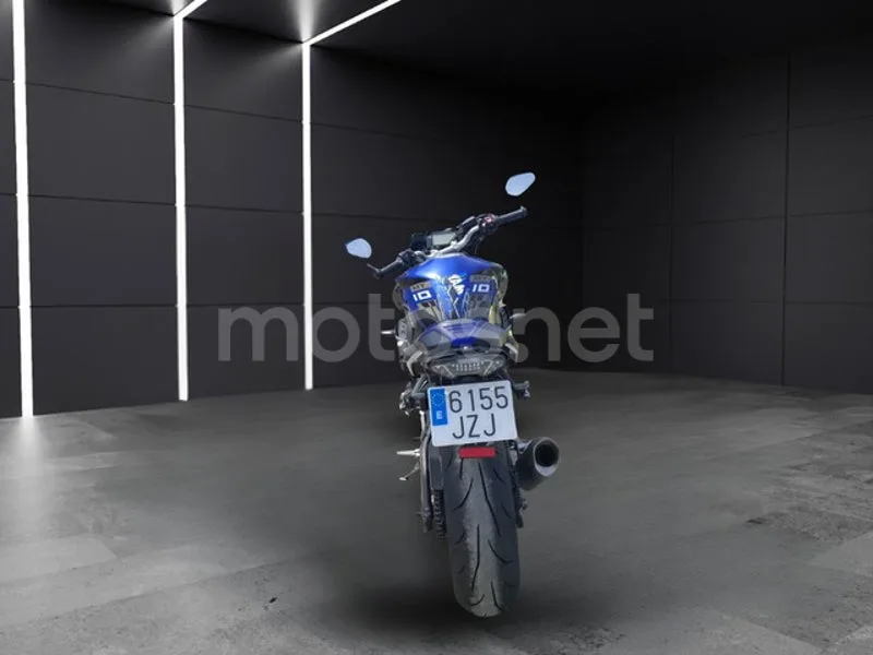 Yamaha MT-10 - Vista 6