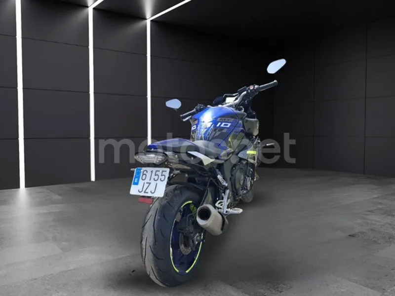 Yamaha MT-10 - Vista 8