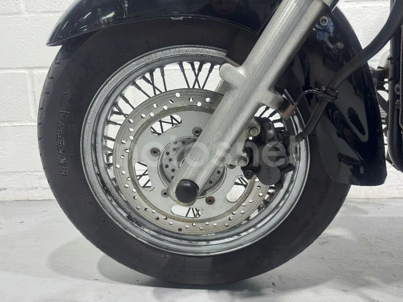 Kawasaki VN900 Classic - Vista 20
