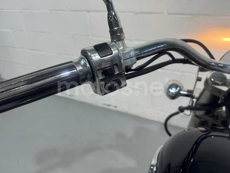 Kawasaki VN900 Classic - Vista 27
