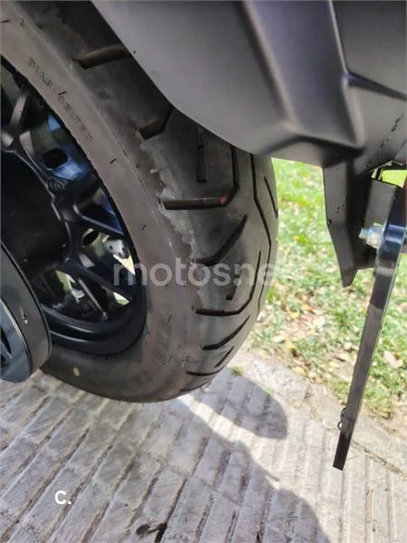 Yamaha XV950 R - Vista 3