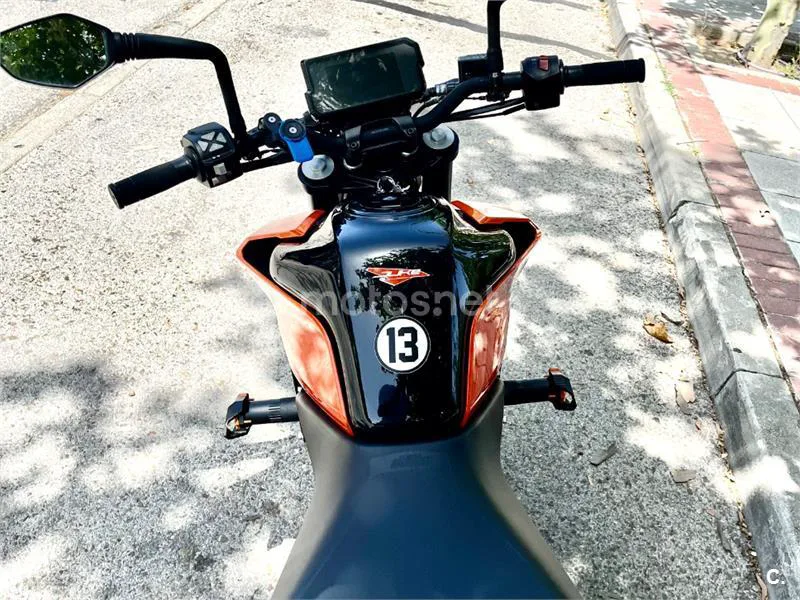 KTM 125 – Vista 7