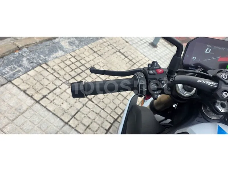 BMW S 1000 R - Vista 7