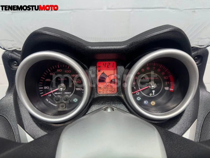 Yamaha XMAX 125 - Vista 11