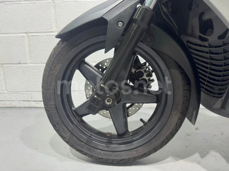 Yamaha XMAX 125 - Vista 20