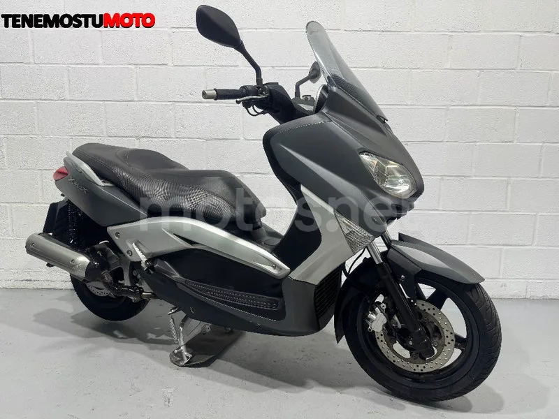 Yamaha XMAX 125 - Vista 3