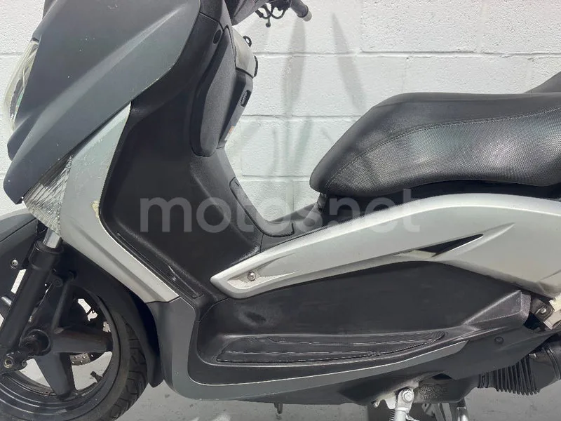 Yamaha XMAX 125 - Vista 23