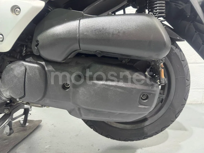 Yamaha XMAX 125 - Vista 26