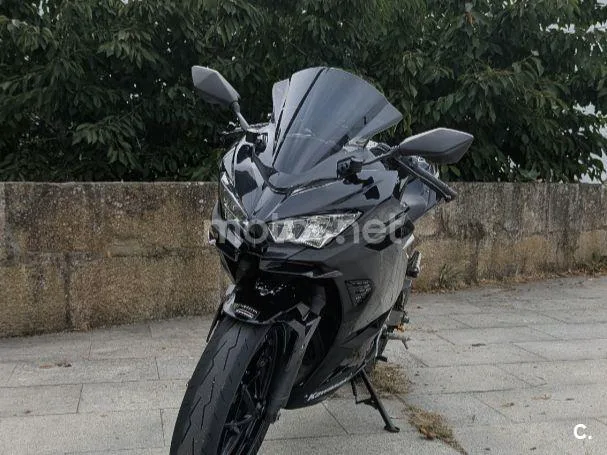 Kawasaki Ninja 400 - Vista 5
