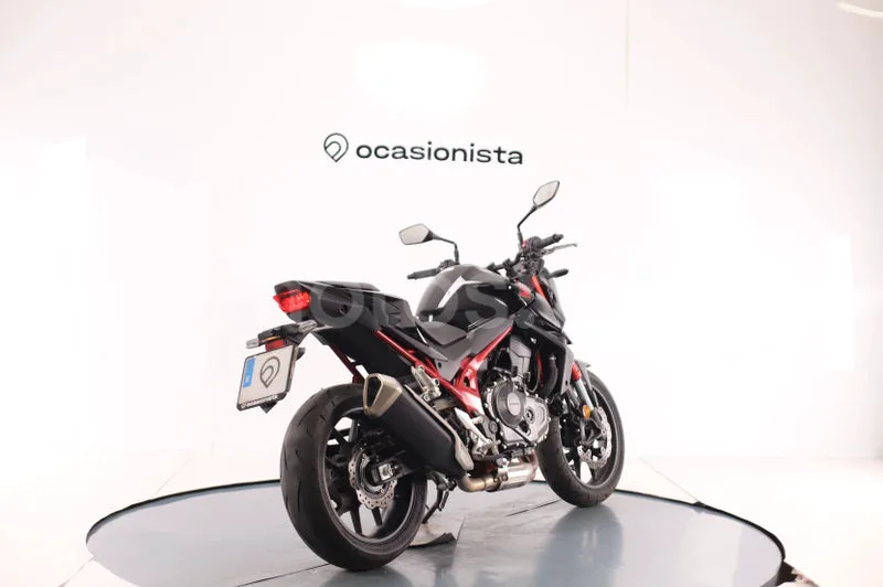Honda CB750 Hornet - Vista 3